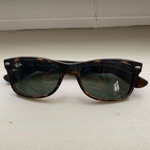 Ray-Ban Wayfarer Sunglasses - Tortoise